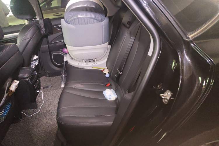 Used Geely Auto Emgrand GT New Energy 2022 1.5T PHEV Extended Range Prestige Version Left Rear Seat