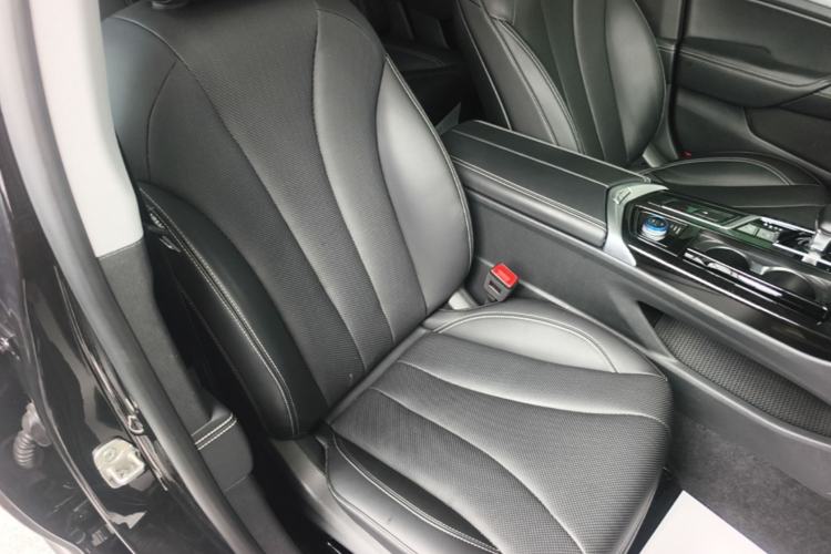 Used Geely Auto Emgrand GT New Energy 2022 1.5T PHEV Extended Range Prestige Version Right Front Seat