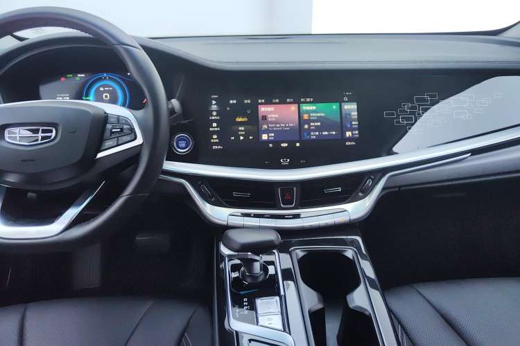 Used Geely Auto Emgrand GT New Energy 2022 1.5T PHEV Extended Range Luxury Version Audio And AC Panel