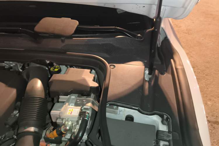 Used Geely Auto Emgrand GT New Energy 2022 1.5T PHEV Extended Range Prestige Version Engine Bay Left