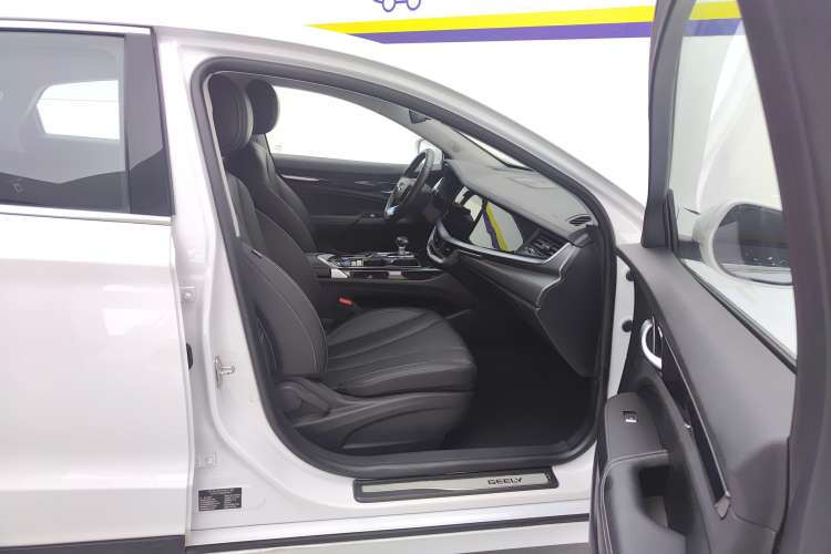 Used Geely Auto Emgrand GT New Energy 2022 1.5T PHEV Extended Range Luxury Version Right Front Seat