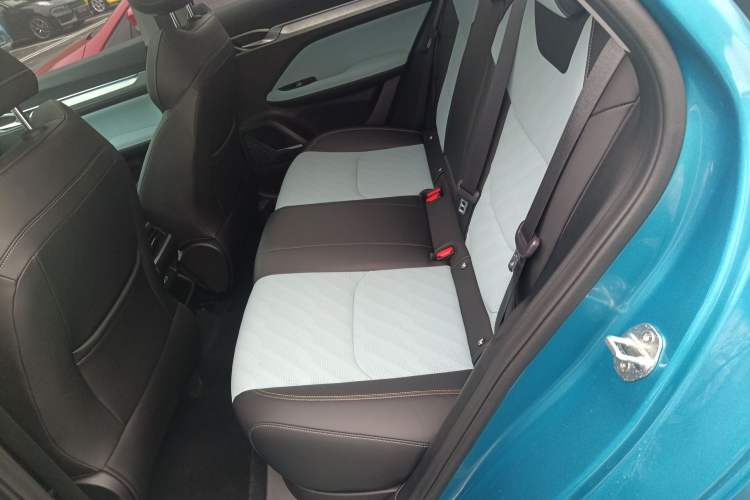 Used Geely Auto Emgrand L 2022 1.4T CVT Ultimate Model Interior 4
