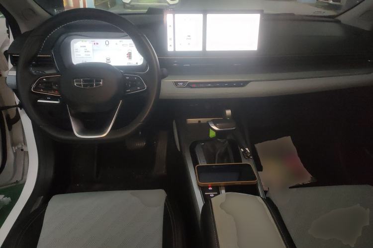 Used Geely Auto Emgrand L 2022 1.4T CVT Ultimate Model Center Console