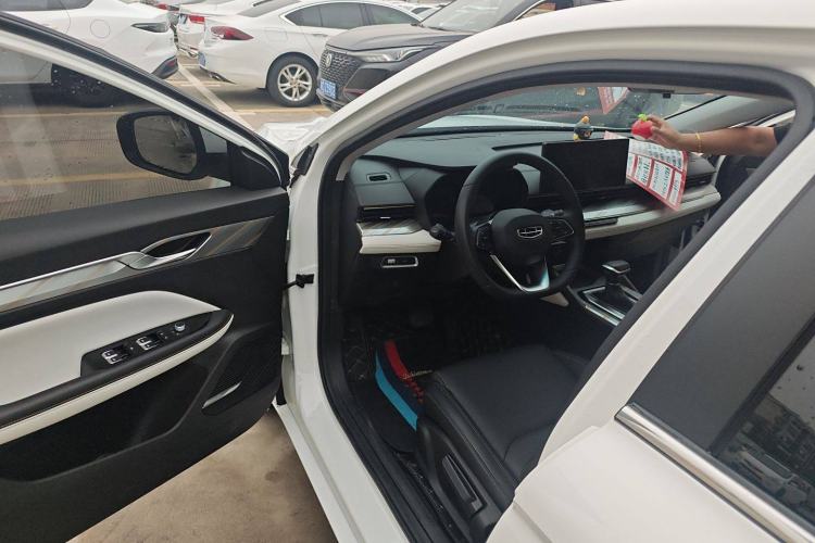 Used Geely Auto Emgrand L 2022 1.4T CVT Flagship Edition Interior 2