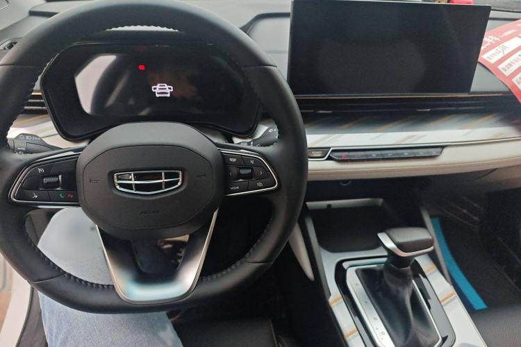 Used Geely Auto Emgrand L 2022 1.4T CVT Flagship Edition Interior 3