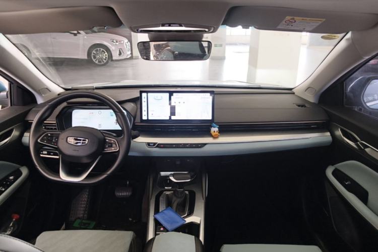 Used Geely Auto Emgrand L 2022 1.4T CVT Ultimate Model Center Console