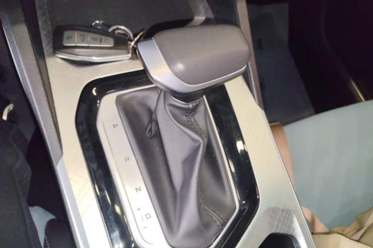 Used Geely Auto Emgrand L 2022 1.4T CVT Ultimate Model Gear Lever