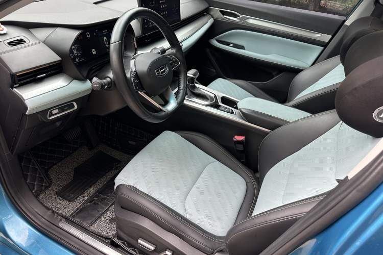 Used Geely Auto Emgrand L 2022 1.4T CVT Ultimate Model Interior 3