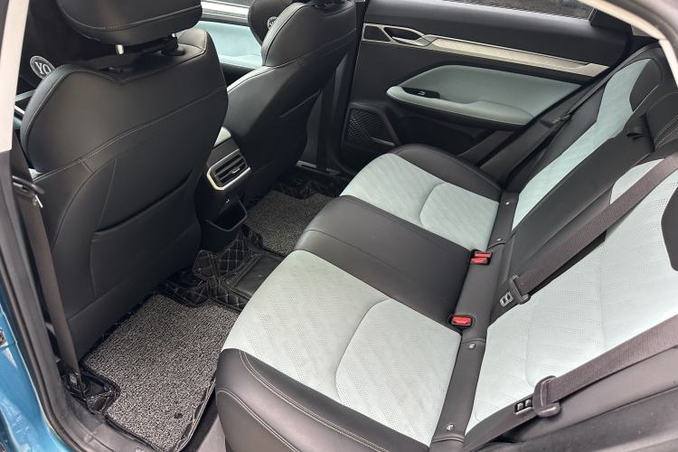 Used Geely Auto Emgrand L 2022 1.4T CVT Ultimate Model Interior 4