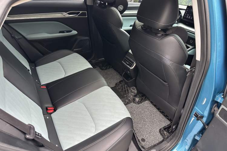 Used Geely Auto Emgrand L 2022 1.4T CVT Ultimate Model Interior 6