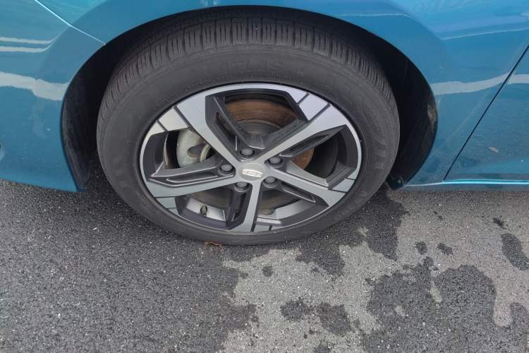 Used Geely Auto Emgrand L 2022 1.4T CVT Ultimate Model Left Front Wheel Hub