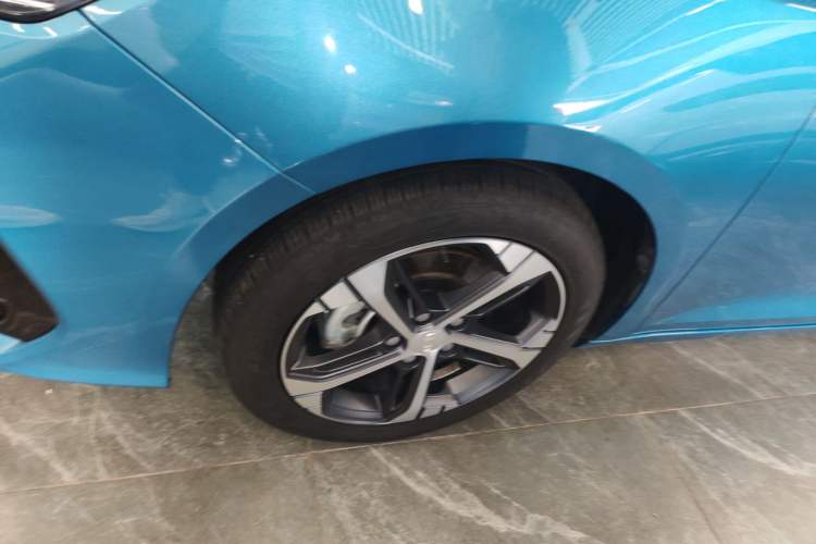 Used Geely Auto Emgrand L 2022 1.4T CVT Ultimate Model Left Front Wheel Hub