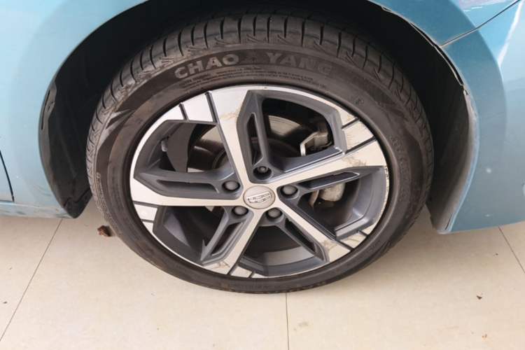 Used Geely Auto Emgrand L 2022 1.4T CVT Ultimate Model Right Front Wheel Hub