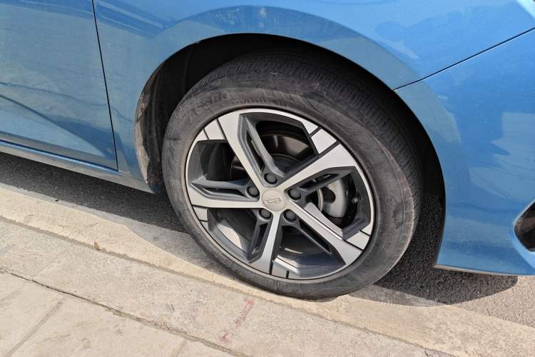 Used Geely Auto Emgrand L 2022 1.4T CVT Flagship Edition Right Front Wheel Hub