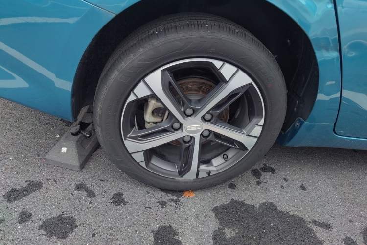 Used Geely Auto Emgrand L 2022 1.4T CVT Ultimate Model Right Rear Wheel Hub