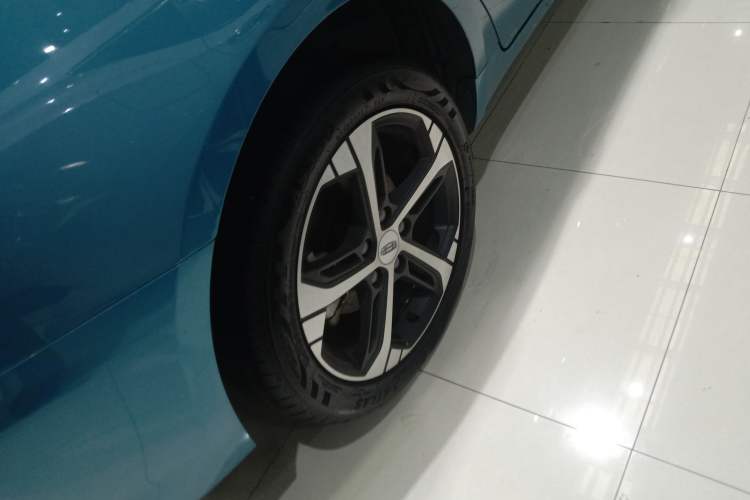 Used Geely Auto Emgrand L 2022 1.4T CVT Ultimate Model Right Rear Wheel Hub