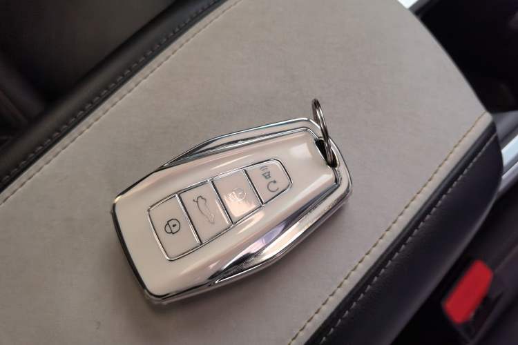 Used Geely Auto Emgrand L 2022 1.4T CVT Flagship Edition Vehicle Key