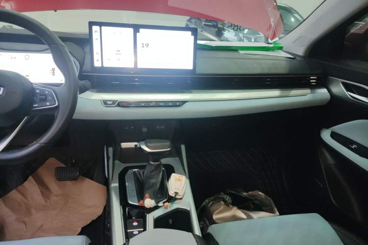 Used Geely Auto Emgrand L 2022 1.4T CVT Ultimate Model Audio And AC Panel