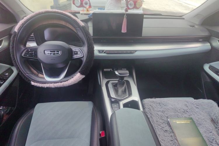 Used Geely Auto Emgrand L 2022 1.4T CVT Ultimate Model Center Console