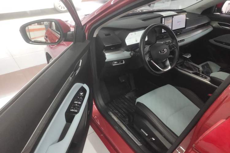 Used Geely Auto Emgrand L 2022 1.4T CVT Ultimate Model Interior 3