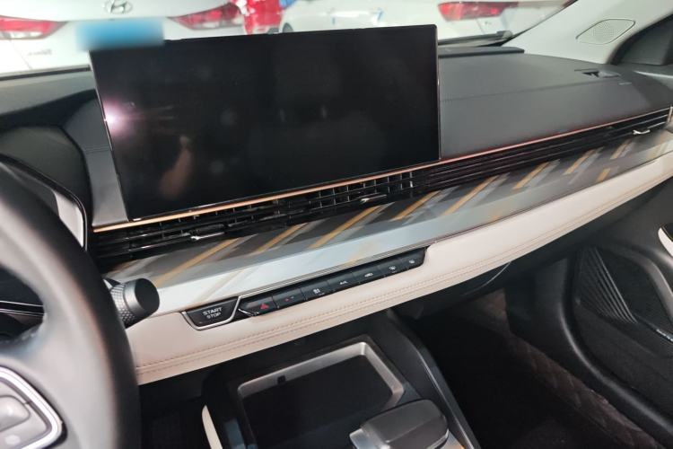 Used Geely Auto Emgrand L 2022 1.4T CVT Flagship Edition Interior 6