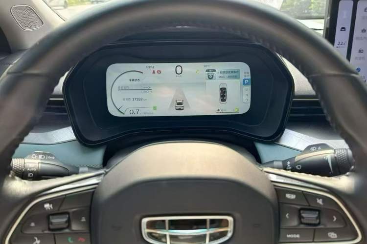 Used Geely Auto Emgrand L 2022 1.4T CVT Ultimate Model Odometer Close Up