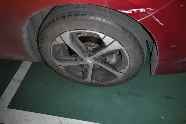 Used Geely Auto Emgrand L 2022 1.4T CVT Ultimate Model Right Front Wheel Hub