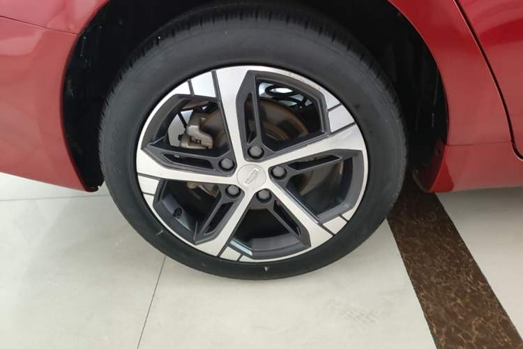 Used Geely Auto Emgrand L 2022 1.4T CVT Ultimate Model Right Rear Wheel Hub