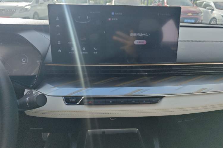 Used Geely Auto Emgrand L 2022 1.4T CVT Flagship Edition Audio And AC Panel