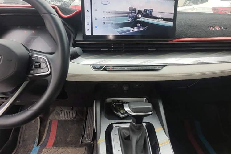Used Geely Auto Emgrand L 2022 1.4T CVT Flagship Edition Audio And AC Panel