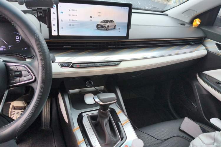 Used Geely Auto Emgrand L 2022 1.4T CVT Flagship Edition Audio And AC Panel