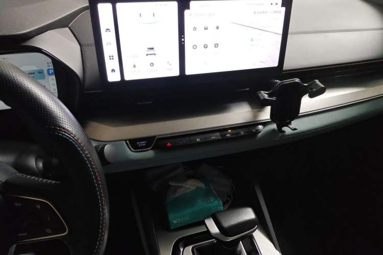 Used Geely Auto Emgrand L 2022 1.4T CVT Ultimate Model Audio And AC Panel