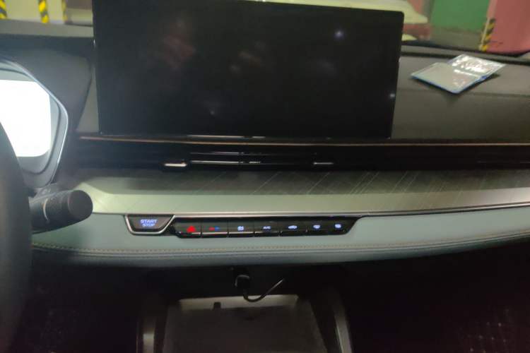 Used Geely Auto Emgrand L 2022 1.4T CVT Ultimate Model Audio And AC Panel