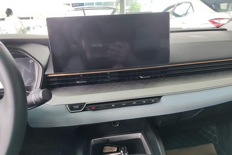 Used Geely Auto Emgrand L 2022 1.4T CVT Ultimate Model Audio And AC Panel