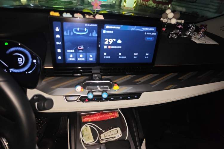 Used Geely Auto Emgrand L 2022 1.4T CVT Flagship Edition Audio And AC Panel