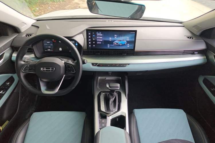 Used Geely Auto Emgrand L 2022 1.4T CVT Ultimate Model Center Console