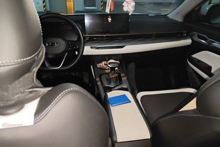 Used Geely Auto Emgrand L 2022 1.4T CVT Flagship Edition Center Console