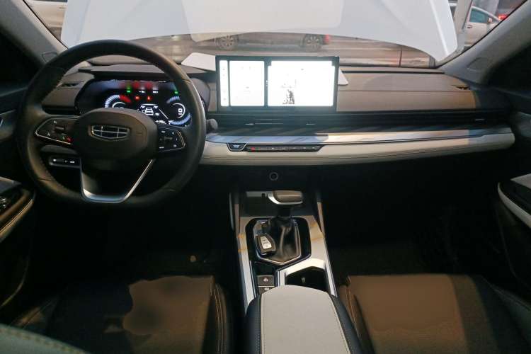 Used Geely Auto Emgrand L 2022 1.4T CVT Flagship Edition Center Console
