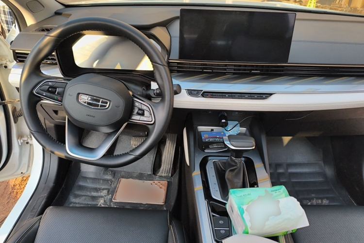 Used Geely Auto Emgrand L 2022 1.4T CVT Flagship Edition Center Console