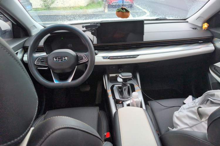Used Geely Auto Emgrand L 2022 1.4T CVT Flagship Edition Center Console