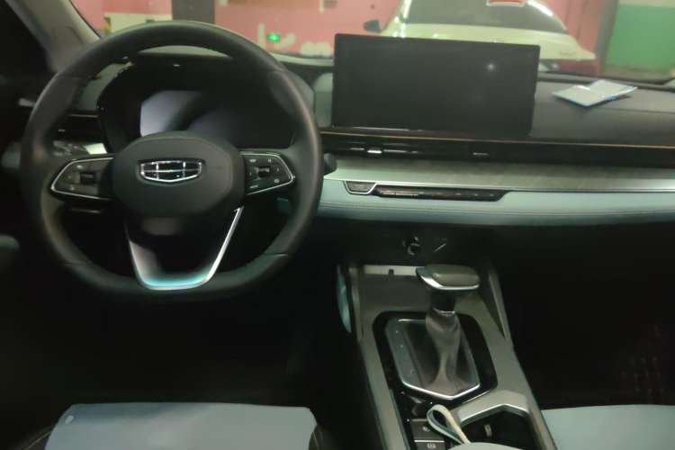 Used Geely Auto Emgrand L 2022 1.4T CVT Ultimate Model Center Console