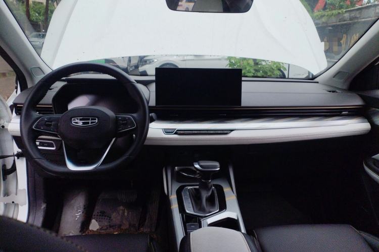 Used Geely Auto Emgrand L 2022 1.4T CVT Flagship Edition Center Console