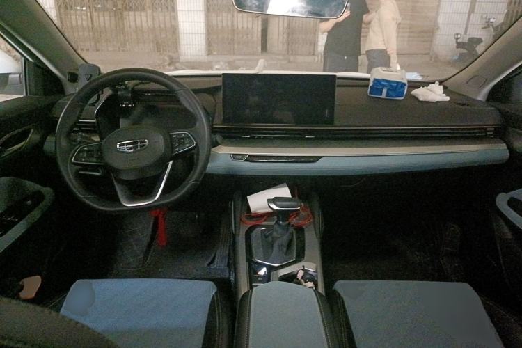 Used Geely Auto Emgrand L 2022 1.4T CVT Ultimate Model Center Console
