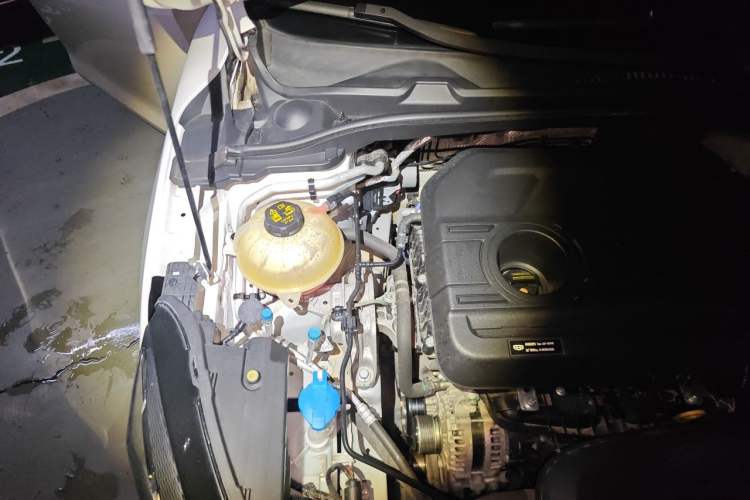 Used Geely Auto Emgrand L 2022 1.4T CVT Flagship Edition Engine Bay Right