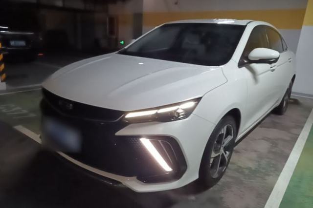 Używany Geely Auto Emgrand L 2022 1.4T CVT Flagship Edition