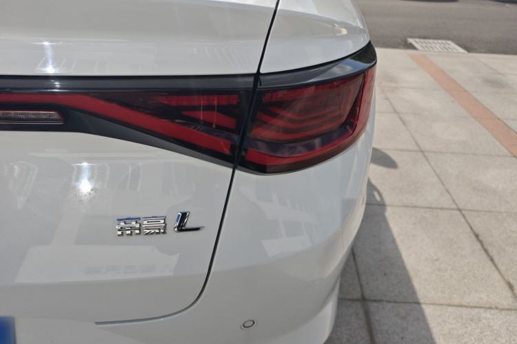 Used Geely Auto Emgrand L 2022 1.4T CVT Flagship Edition Exterior 1