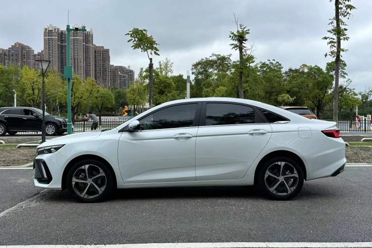 Used Geely Auto Emgrand L 2022 1.4T CVT Flagship Edition Exterior 2