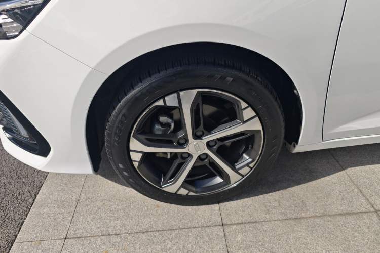 Used Geely Auto Emgrand L 2022 1.4T CVT Flagship Edition Exterior 2
