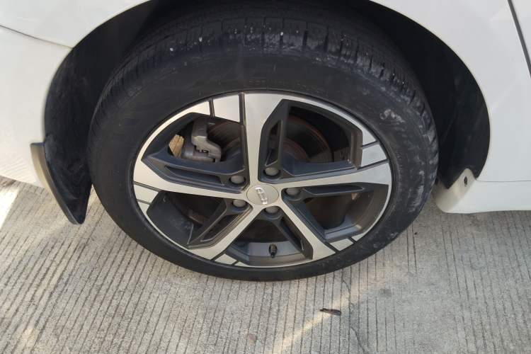 Used Geely Auto Emgrand L 2022 1.4T CVT Flagship Edition Exterior 4