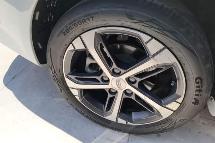 Used Geely Auto Emgrand L 2022 1.4T CVT Flagship Edition Exterior 5